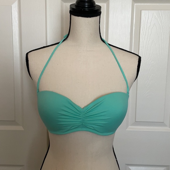 2 Victoria Secret Bikini tops - Picture 2 of 7